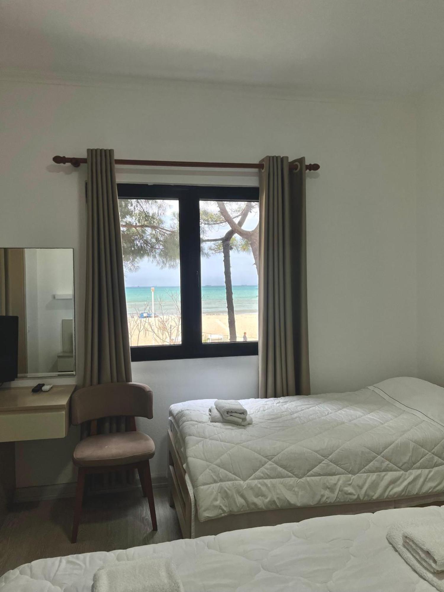 Hotel Andi Durres Exterior photo